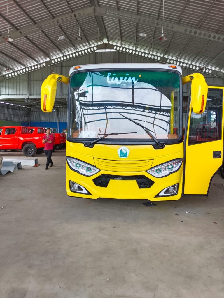 Bus Antar Jemput medium