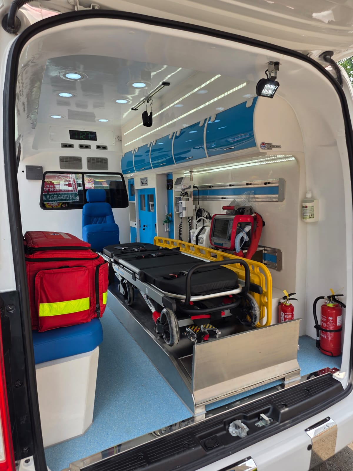 Interior Premio Ambulance Full Fiber